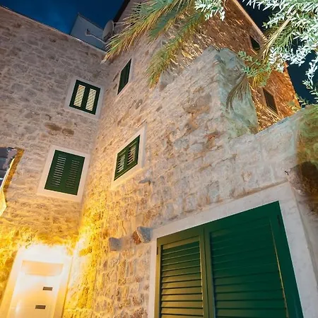Seaside Family Friendly House With A Swimming Pool Bol, Brac - 14239 Vakantiehuis *