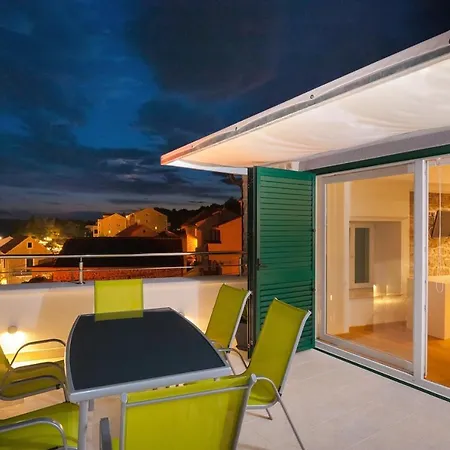 Seaside Family Friendly House With A Swimming Pool Bol, Brac - 14239 Дом отдыха *