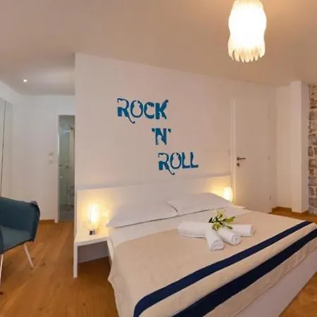 Seaside Family Friendly House With A Swimming Pool Bol, Brac - 14239