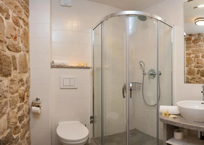 Seaside Family Friendly House With A Swimming Pool Bol, Brac - 14239 Бол
